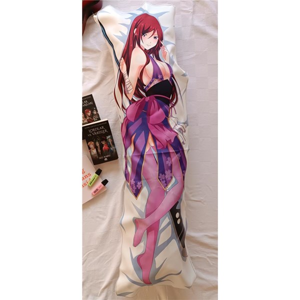 Erza Scarlet Sarılma Yastığı